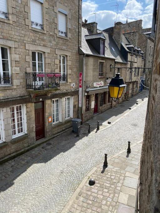 Appartement En Plein Coeur Historique De Dinan Exterior photo