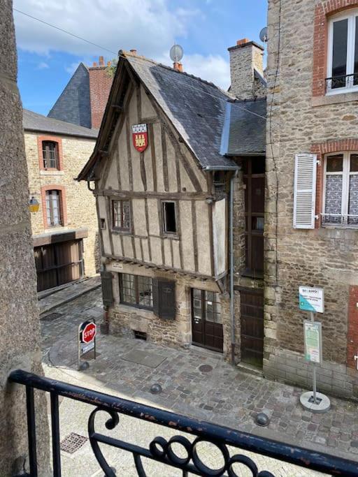 Appartement En Plein Coeur Historique De Dinan Exterior photo